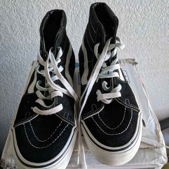 SOLD Sk8-hi vans - Picture 3 of 5
